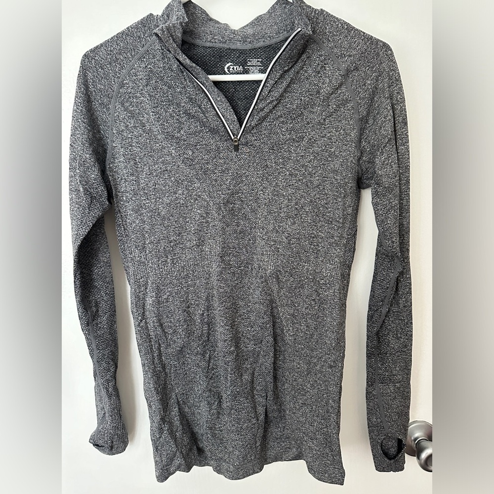 Long-sleeved activewear ZYIA shirt
